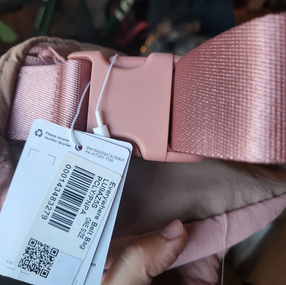 NWT Lululemon Everywhere Belt Bag - Rare Pink pastel/pink clay! - Picture 3 of 3